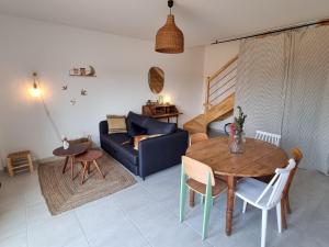 Φωτογραφία από το άλμπουμ του La Cabane de Jeanne ~ 10 minutes à pied de l'océan σε Mimizan