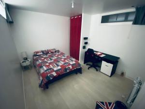 Posteľ alebo postele v izbe v ubytovaní Chambre privée face à la gare