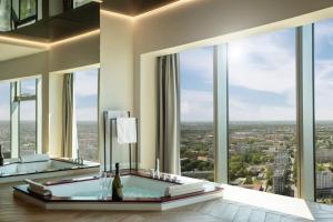 Fotografia z galérie ubytovania In The Sky - Apartamenty w Sky Tower vo Vroclavi
