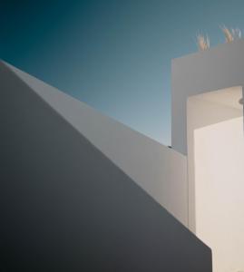 Foto da galeria de CUBIC Mykonos Seafront Design Suites em Ornos