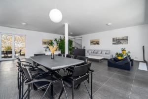 Posedenie v ubytovaní NEW! Seaview Villa ABA with 38sqm heated infinity pool, 4 bedrooms, Media room, 150m from sea