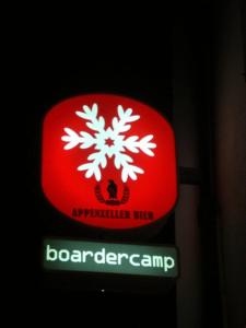 Certificato, attestato, insegna o altro documento esposto da Boardercamp Laax - swiss mountain hostel