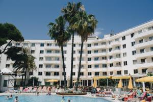 Bazén v ubytovaní Hotel Ivory Playa Sports & Spa alebo v jeho blízkosti