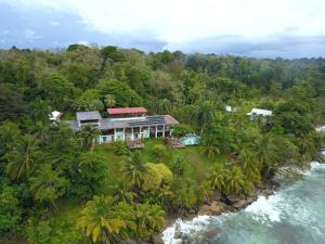 Imagen de la galería de Bird Island Bungalows, en Bocas Town