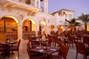 Restoran ili drugo mesto za obedovanje u objektu Park Regency Sharm El Sheikh Resort