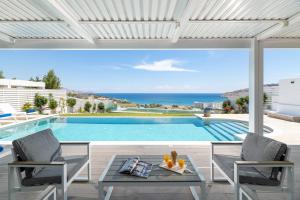 Πισίνα στο ή κοντά στο Villa Vrachos