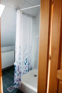 Kúpeľňa v ubytovaní Ferienwohnung Perner - die Huabm + 29 fotografií
