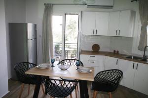 Kuchyňa alebo kuchynka v ubytovaní Aeraki House