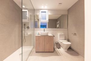Kúpeľňa v ubytovaní Bravissimo Afra, 2-bedroom apartment + 17 fotografií