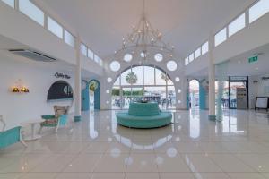 Vstupní hala nebo recepce v ubytování Karbel Hotel + 37 fotografií