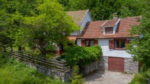 Imagen de la galería de Charming Holiday House in Velika Lesnica, en Mala Lešnica