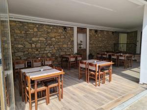 Galeriebild der Unterkunft Restaurant & Apartments Getaway Pri Kobalu in Vipava