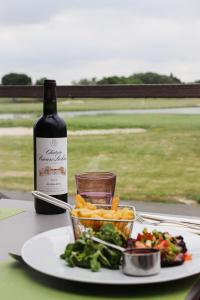 Nápoje v ubytování Relais de Margaux - Hôtel, Golf & Spa
