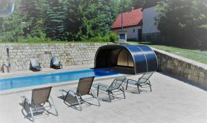 Πισίνα στο ή κοντά στο Resort LUFT Sněžník