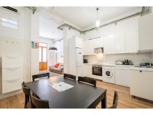 Küche/Küchenzeile in der Unterkunft Espacioso Loft en Ponzano-Chamberí– Madrid