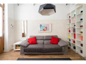 Ein Sitzbereich in der Unterkunft Espacioso Loft en Ponzano-Chamberí– Madrid