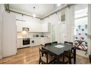 Küche/Küchenzeile in der Unterkunft Espacioso Loft en Ponzano-Chamberí– Madrid