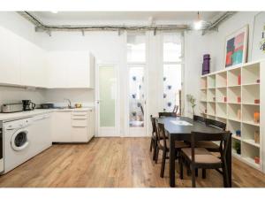 Küche/Küchenzeile in der Unterkunft Espacioso Loft en Ponzano-Chamberí– Madrid