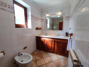 Koupelna v ubytování Hotel Rural LAbadia de Sieste
