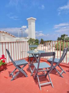 A balcony or terrace at R&D Rest and Dream Capri