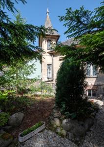 Ogród w obiekcie Willa Konradówka (apartament Tolin)