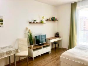 Gallery image of SWEET HOME Apartman, 30sqm studio, free private parking, mountain view, balcony, 20 min from downtown in Budapest