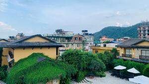 Ein allgemeiner Bergblick oder ein Berglick von des Resorts aus
