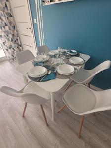 Fotografia z galérie ubytovania POBIEROWO BALTIC Apartament Turkusowy v destinácii Pobierowo