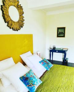 Postel nebo postele na pokoji v ubytování B&B Château de Fajac la Selve