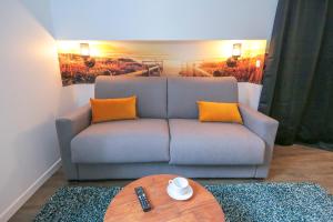 Posedenie v ubytovaní L'Océan, T2 hypercentre chic et cosy, Wifi par SOVALFI