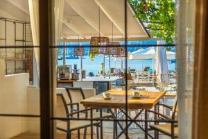 Εστιατόριο ή άλλο μέρος για φαγητό στο Sup Beach House Room U