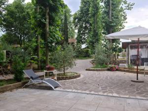 Vonkajšia záhrada v ubytovaní Pirro & Sharon House