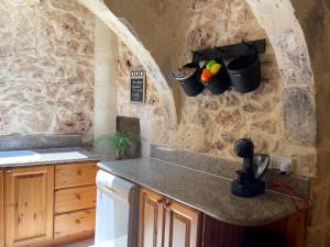 Φωτογραφία από το άλμπουμ του 400 year old converted farmhouse with private pool σε Xagħra