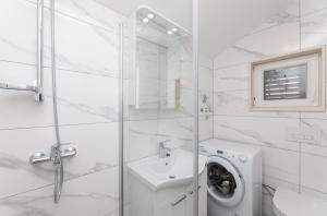 Kúpeľňa v ubytovaní Apartmani Čanaki Supetar