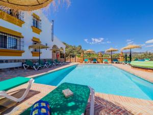 Bazén v ubytování Tu Villa Rural Lentisco 8 Dormitorios Piscina privada nebo v jeho okolí