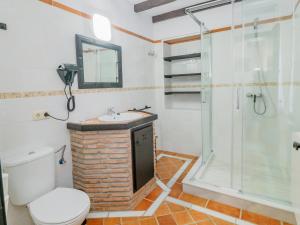 Koupelna v ubytování Tu Villa Rural Lentisco 8 Dormitorios Piscina privada