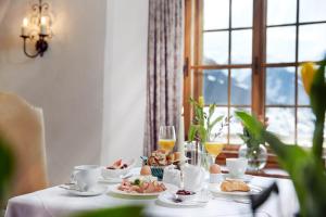 Makanan di atau berdekatan hotel