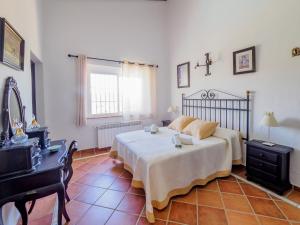 Postel nebo postele na pokoji v ubytování Tu Villa Rural Lentisco 8 Dormitorios Piscina privada