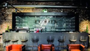 Lounge nebo bar v ubytování Amosa Liège City Centre Hotel