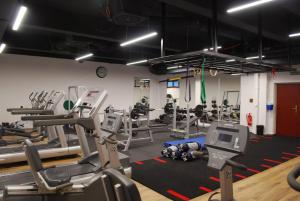 Fitness centrum a/nebo fitness zařízení v ubytování Grand Hotel BELLEVUE