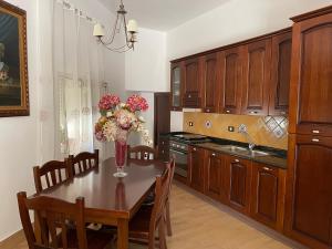 Köök või kööginurk majutusasutuses Casa vacanze Miceli
