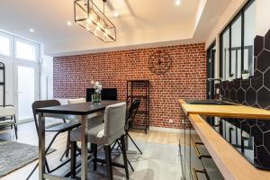 Le Loft Magnan - AC- Pres mer - WIFI - PARKING - Confort et moderne - Supermarches et Tram proches