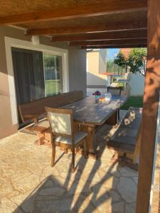 Fotografie z fotogalerie ubytování Vacation house Radosic v destinaci Radošić