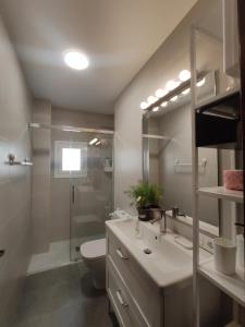 Kúpeľňa v ubytovaní Apartamento Pamplona a 10 minutos del centro + 2 fotografie