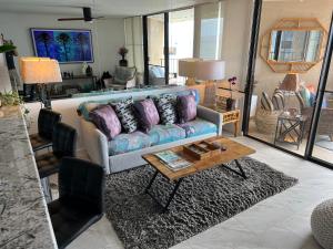 Istumisnurk majutusasutuses This place is different!! Award winning! Oceanfront, View View!