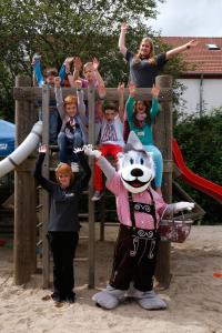 Lapsia, jotka yöpyvät majoituspaikassa Sonnenhotel Bayerischer Hof inklusive Eintritt ins AquaFit Erlebnisbad