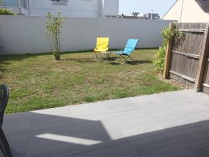 Vonkajšia záhrada v ubytovaní Appartement 2P avec Jardin, Proche Golfe du Morbihan et Commerces, Parking Inclus - FR-1-639-67 + 2 fotografie