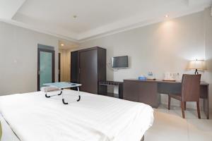 Kuchyň nebo kuchyňský kout v ubytování Urbanview Hotel Grand Malabar Bandung + 30 fotografií