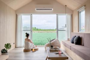 和煦人野純白小屋休息區