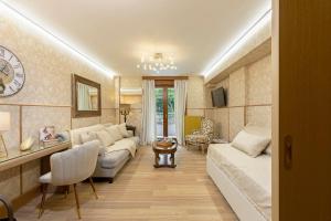 Gallery image of Vouliagmeni's Elegance by Acropolis Suites in Athens